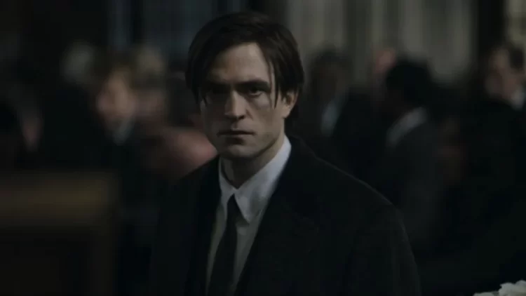 Robert Pattinson sebagai Bruce Wayne dalam trailer The Batman